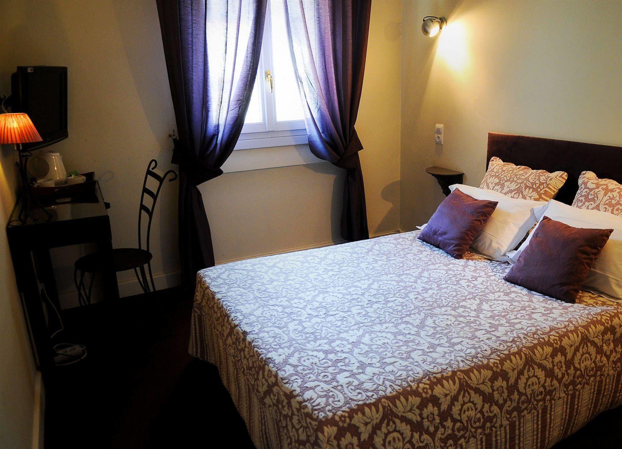 Logis Hotel Orly Алес Экстерьер фото
